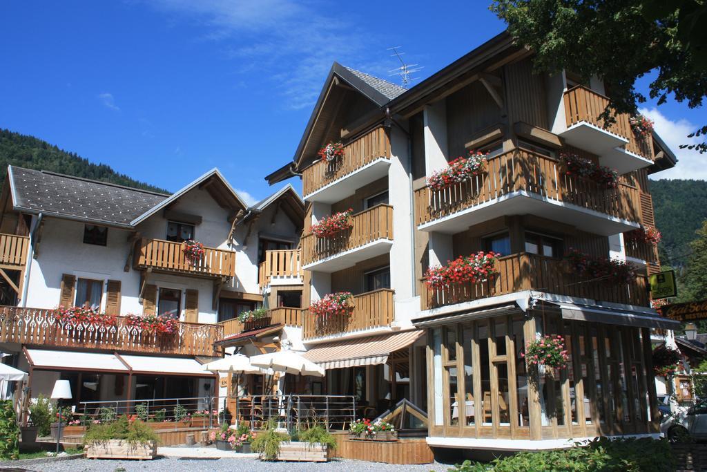 Logis Hotel Gai Soleil Самоен Номер фото