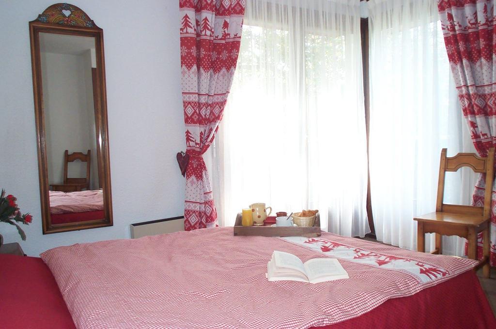 Logis Hotel Gai Soleil Самоен Номер фото
