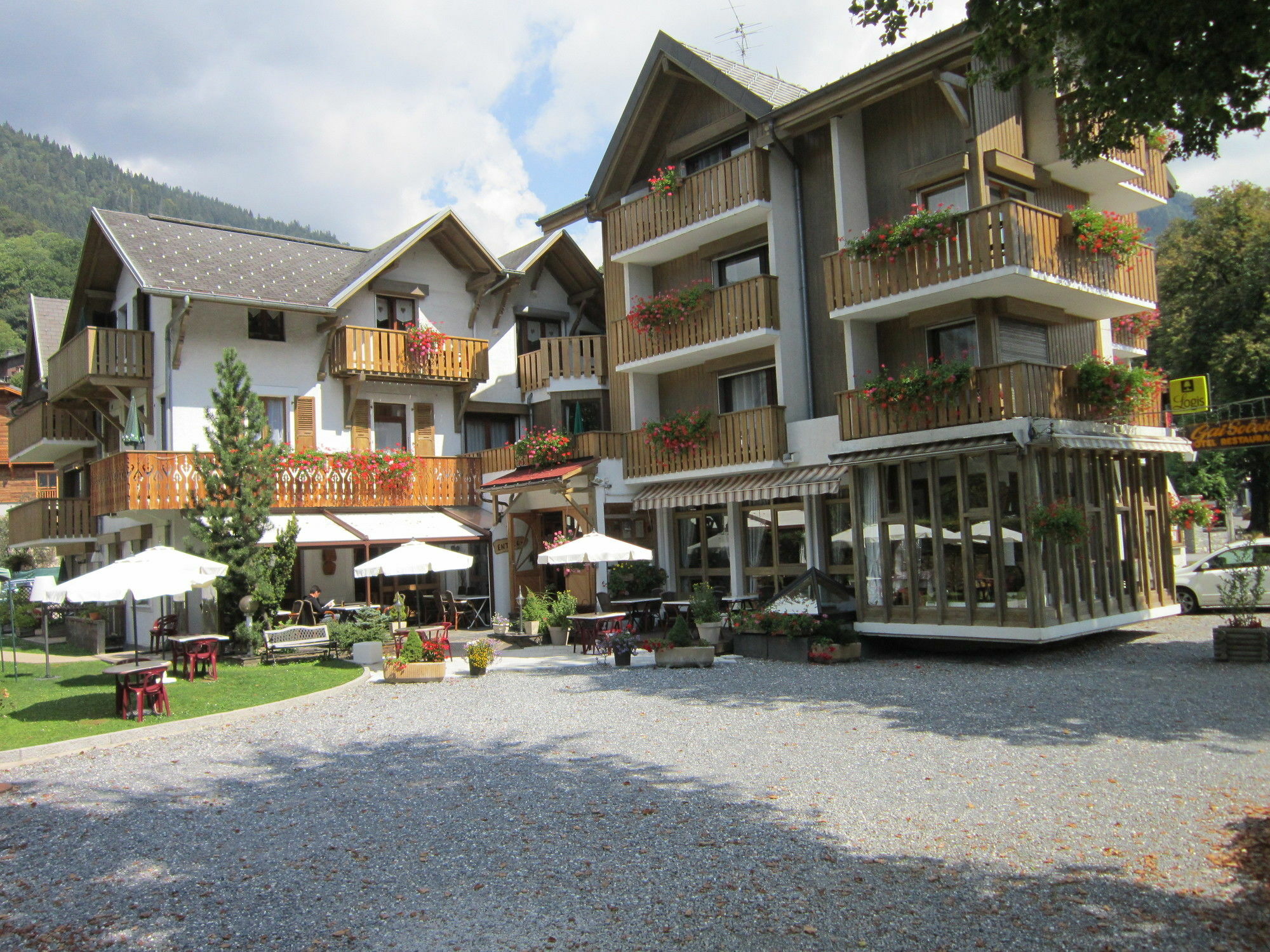 Logis Hotel Gai Soleil Самоен Экстерьер фото